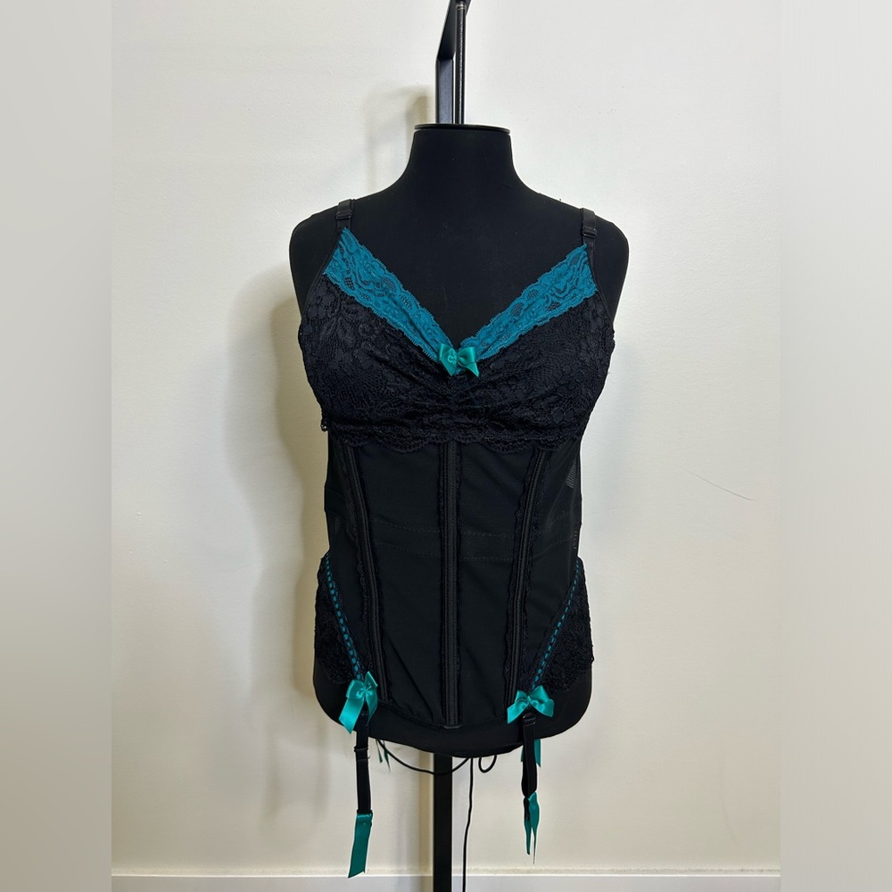 ◾️Lace Bust Corset With Garter Straps and Bow Accents